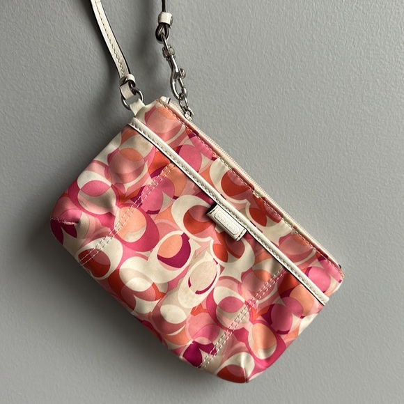 Coach Handbags - 🔔 CLEARANCE 🔔 Coach Pink Wristlet
